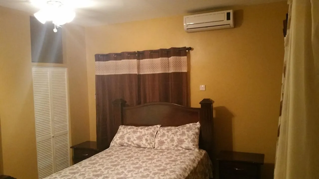 בית נופש פורטמור Caribbean Estate One Bedroom